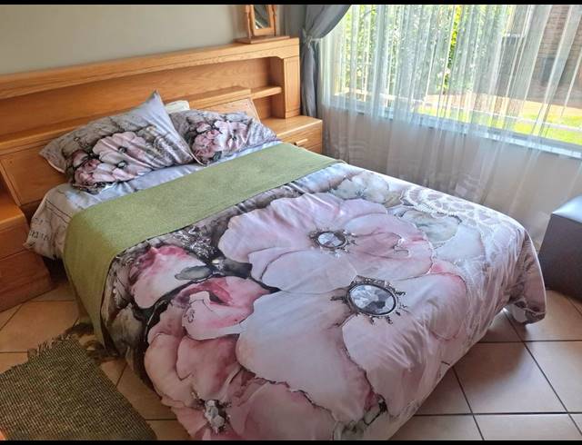 3 BEDROOM HOUSE FOR SALE IN HELIKON PARK